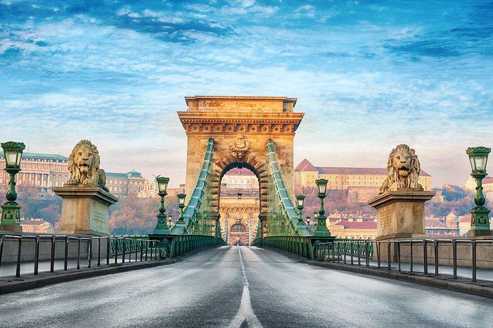 Ankomstoverførsel: Budapest Lufthavn BUD til Budapest med Sedan
