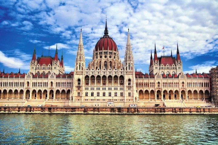 Ankomstoverførsel: Budapest Lufthavn BUD til Budapest med Sedan