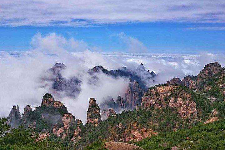 Viaje privado de 2 días a la montaña Huangshan y al pueblo antiguo de Tangmo desde Guangzhou