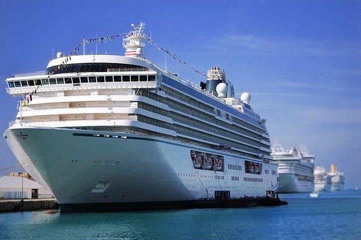 Transfert de l'aéroport de Rome FCO au port de Civitavecchia en voiture de fonction