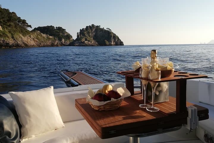 Private Cruise from Naples to Capri and Amalfi Coast - yacht 40'