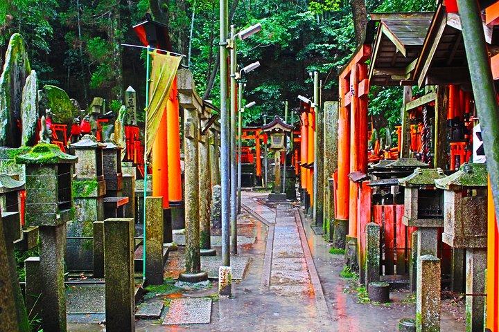 Fushimi Inari Shrine: Explore the 1,000 Torii Gates on an audio walking tour