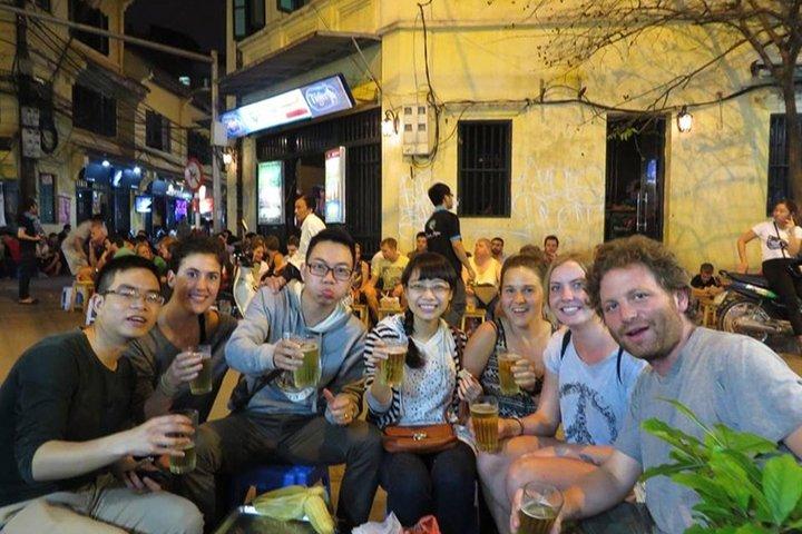 Hanoi Street Food Probieren und lernen Sie den Lebensstil von Hanoi kennen