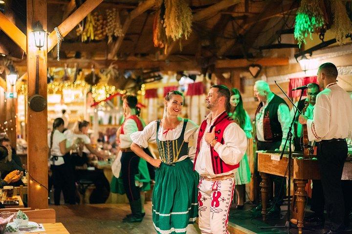 Folklorediner met onbeperkt drankjes 4-gangenmenu
