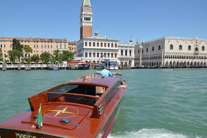 Venice S.Lucia StationからVenice Hotelsまたはその逆