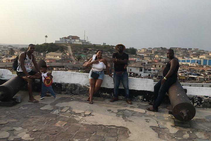 Excursión privada de día completo a Cape Coast y Elmina desde Accra