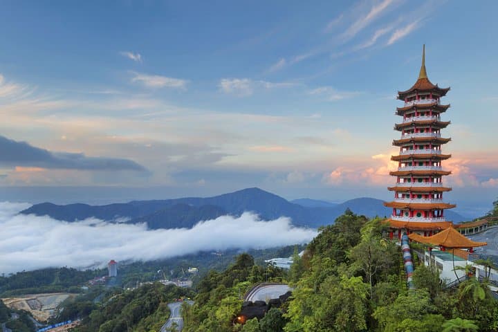 Batu Caves & Genting Highlands Highlights with Cultural Crafts