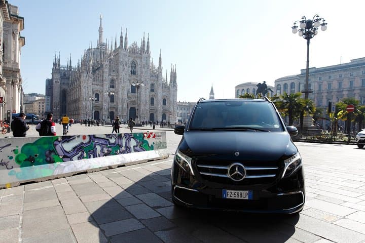 BERGAMO ORIO AL SERIO - Milano airport transfer with private Luxury Van