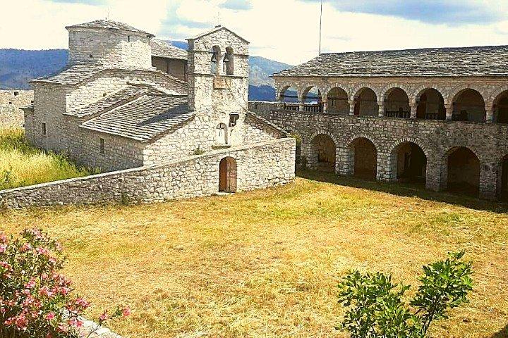 Visitez le monastère Saint George