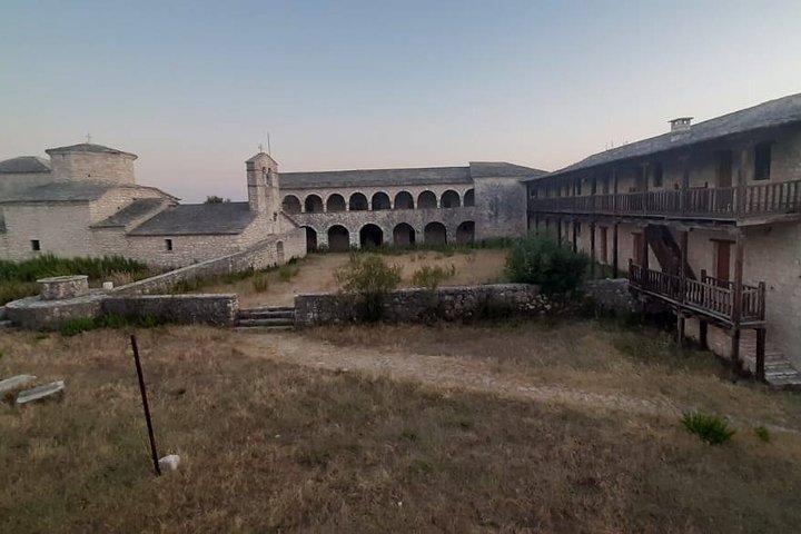 Besuchen Sie das Saint George Kloster