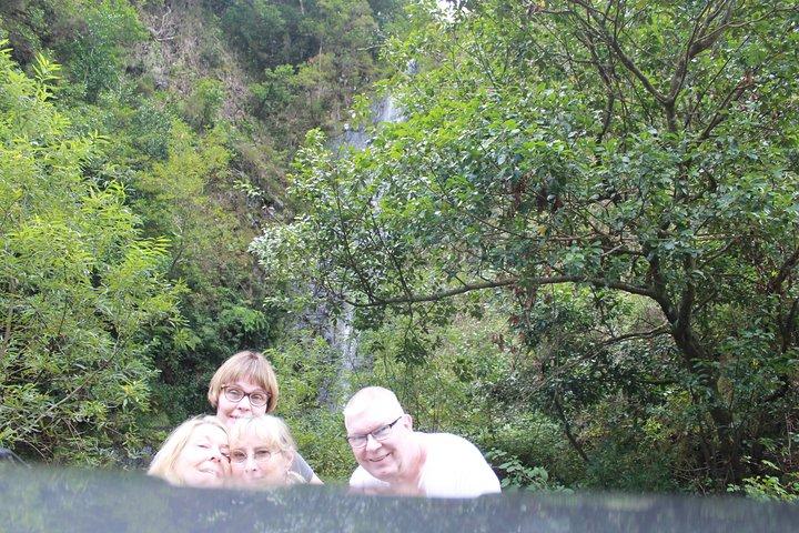 North Tour & Wine Tasting - 4x4 (Small Groups)