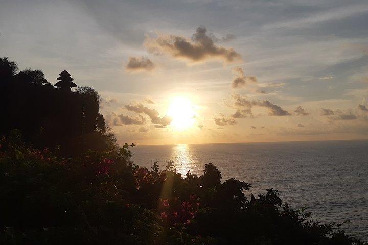 Sport acquatici e tramonto a Uluwatu