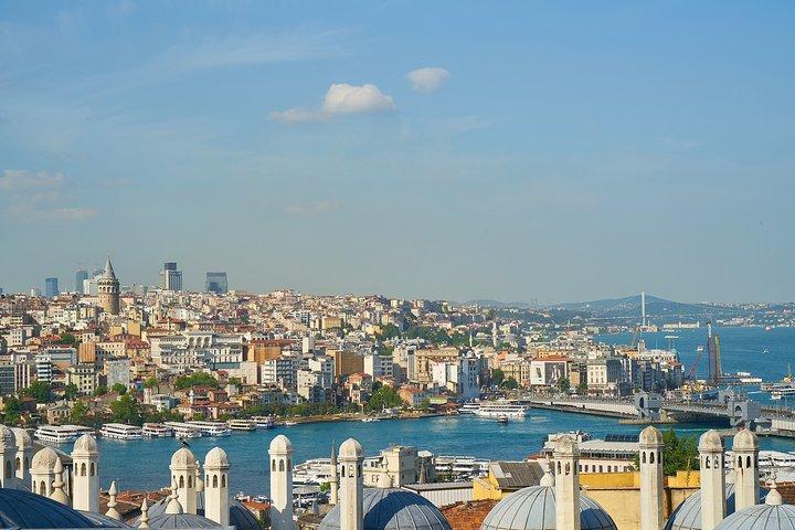 イスタンブール ボスポラス海峡の豪華ヨットでのサンセット クルーズ