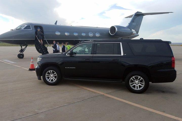 Traslado privado de partida do aeroporto de Nova York SUV