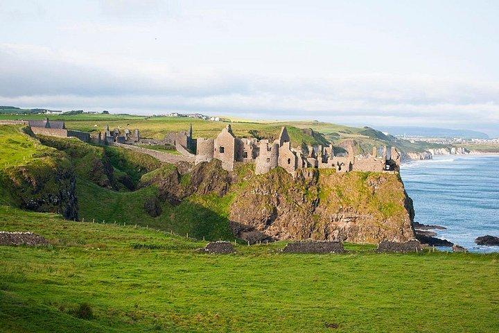 Tour spagnolo di Belfast e Giants Causeway
