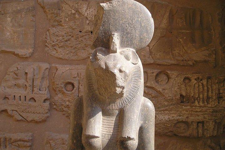 Tour privato di un giorno a Luxor da Sharm in aereo