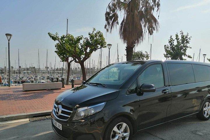 Private Transfer from Barcelona Airport to Sitges
