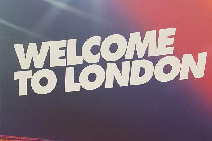 片道または往復送迎：ケンジントン・ウェスト・ロンドンからガトウィック空港へ