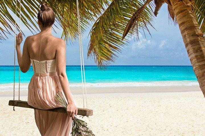 プレミアムオープンバーとランチ付きのイスラ・ムヘーレスの豪華カタマラン
