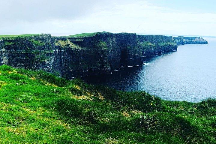Scogliere di moher e Galway in italiano