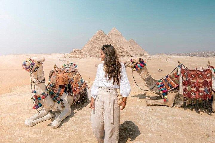 Von Hurghada: Besuchen Sie Kairo, Pyramiden und Museum mit dem Flug
