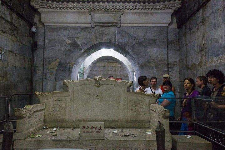 Excursão para grupos pequenos à Grande Muralha de Mutianyu, Tumbas Ming, Caminho Sagrado com Almoço