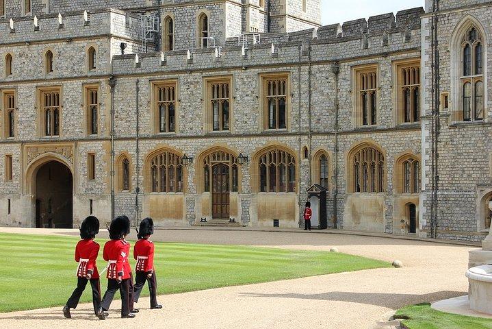 Royal Windsor Castle Tour Executive Private Vehicle