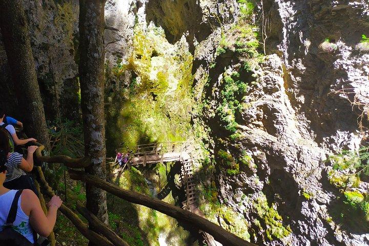 ブルガリアで最も美しい地域の5日間の歴史的および自然の驚異