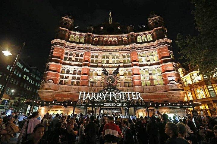 ロンドンのハリーポッターツアーTheMagic Continues.in Executive Luxury Vehicle