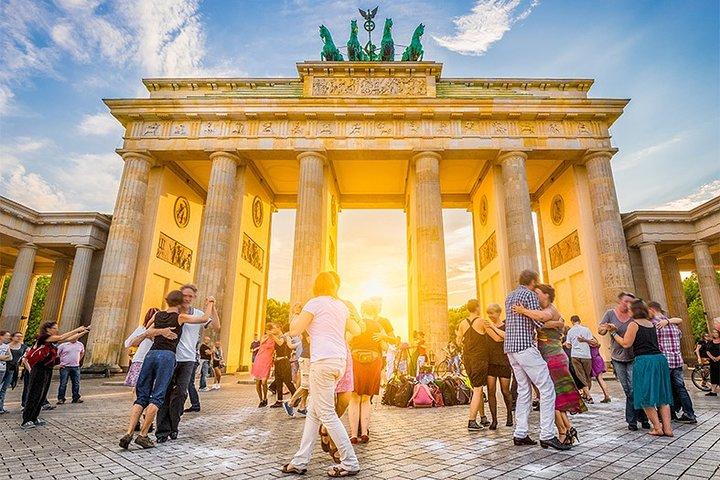 Excursión por la costa de Warnemuende: Excursión privada a Berlín desde Rostock