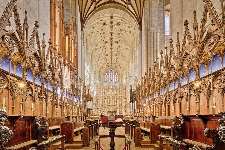 Windsor Castle, Stonehenge & Winchester Cathedral Private Tour