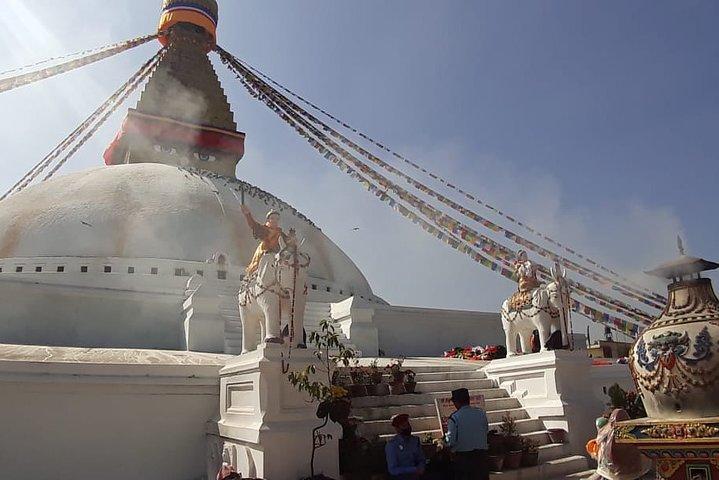 Easy Hiking to Syambhunath Stupa with Guide