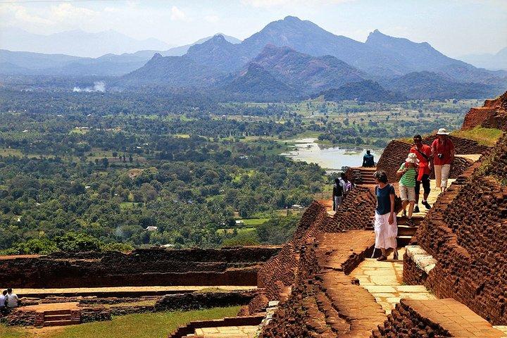 14-nights/15-days Sri Lanka round tour by car - with Nilaveli Beach