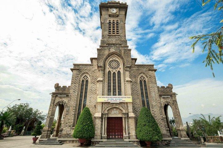 ニャチャン市を発見する2日間のプライベートツアー