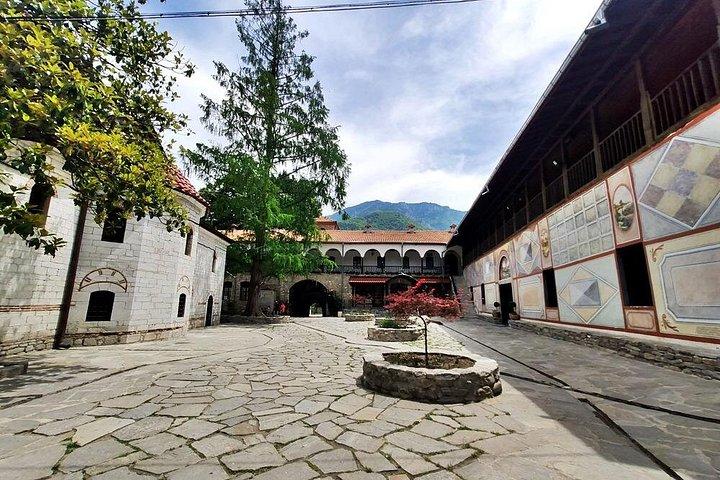 素晴らしい橋へのプライベート1日旅行-プロブディフからのバッハコヴォアセンの要塞