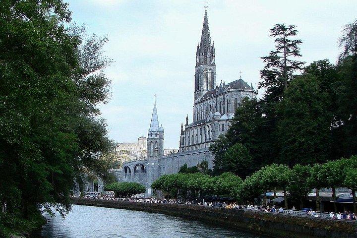 Privé Transfer van Barcelona naar Lourdes