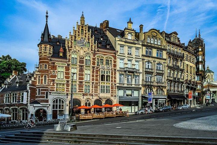 空港送迎：高級バンによるブリュッセルからブリュッセル空港 BRU