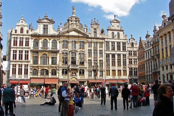 プライベート送迎：高級バンによるブリュッセル空港 BRU からブリュッセルへ