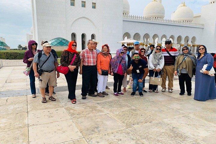 Stadtrundfahrt durch Abu Dhabi, Große Moschee, Emirates Palace und Louvre