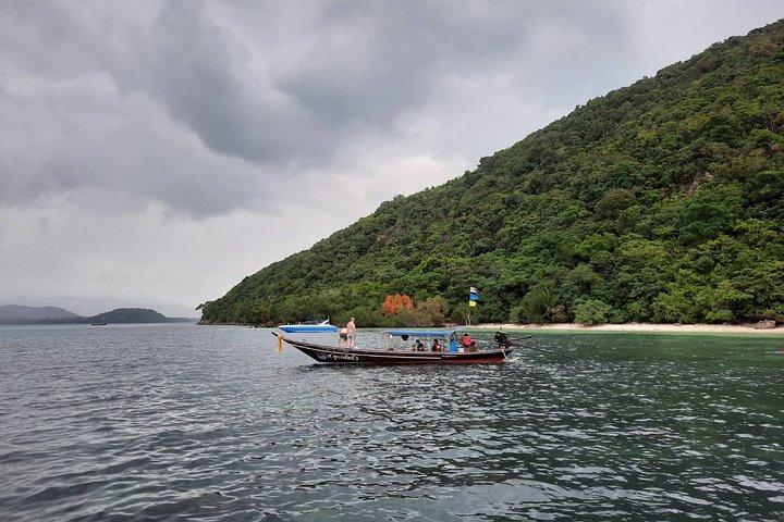 サムイ島からスピードボートで行くタン島とマドサム島のシュノーケリング旅行