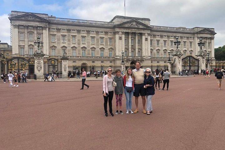 Visite ultime en taxi espion de James Bond