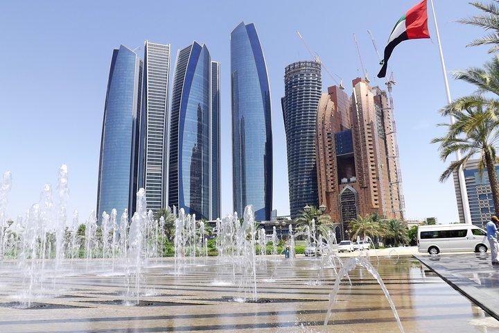 Visite privée d'Abu Dhabi avec le Louvre et le goûter à la tour Etihad