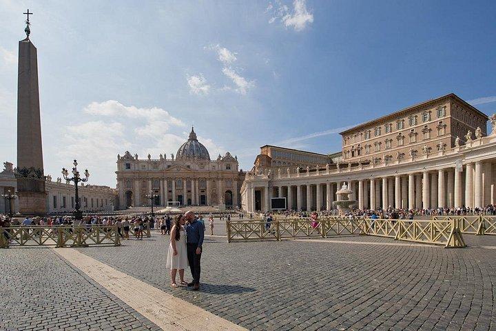 プロの英語を話すドライバーとローマの贅沢な半日