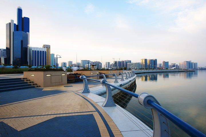 アブダビのルーブル美術館でのアブダビシティツアー