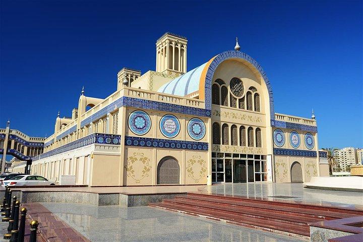 Tour panoramico della città di Sharjah e Ajman da Dubai