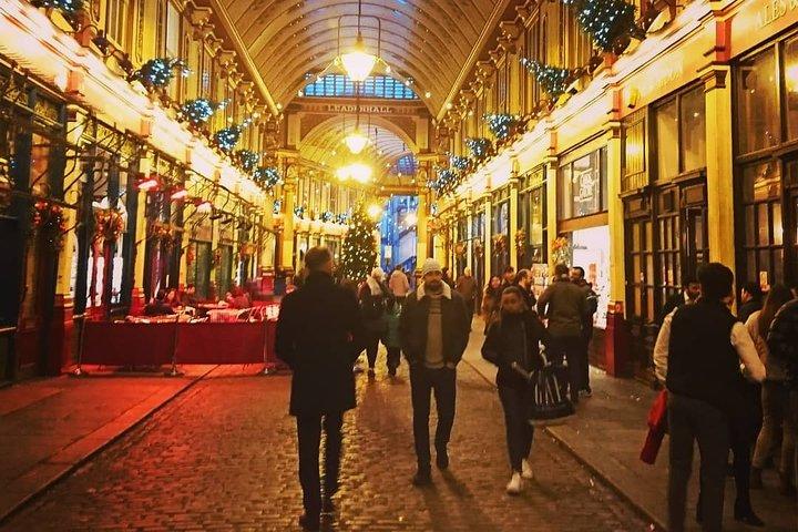 ロンドン・クリスマス・キャロル＆チャールズ・ディケンズ小グループウォーキングツアー