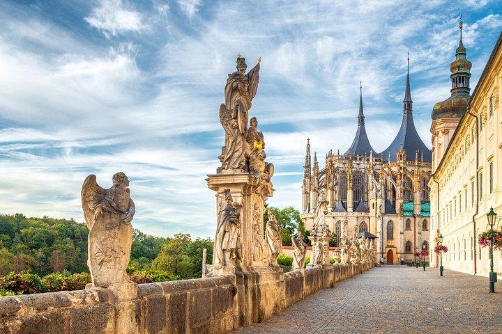 Kutná Hora Mittelalterliche Stadt im Oldtimer Cabrio Auto