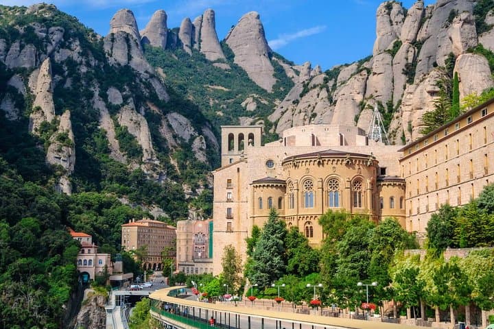 Montserrat Private Tour from Barcelona with Pick-up
