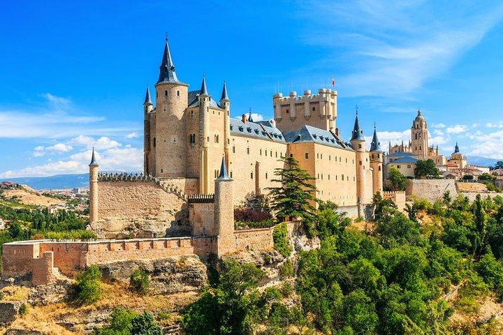 Tour privado de Toledo y Segovia con recogida en el hotel de Madrid