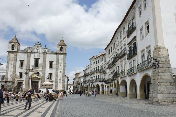 Tour privato a Evora e Arraiolos Village da Lisbona